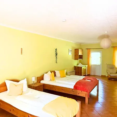 Hotel-pension Am Muehlberg 3*