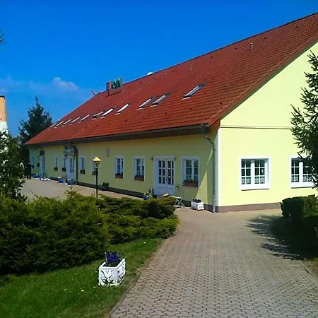 Hotel-pension Am Muehlberg 3*