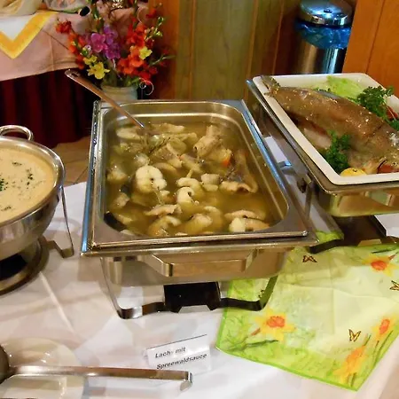 米尔贝格潘森酒店 酒店 吕本瑙