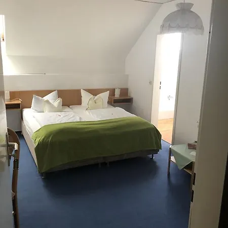 Hotel-pension Am Muehlberg 3* لوبنو