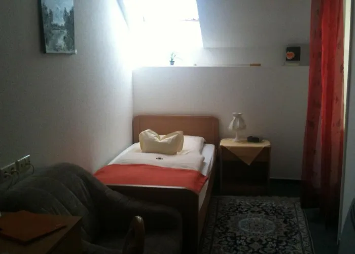 Hotel-Pension Am Muehlberg Hotell